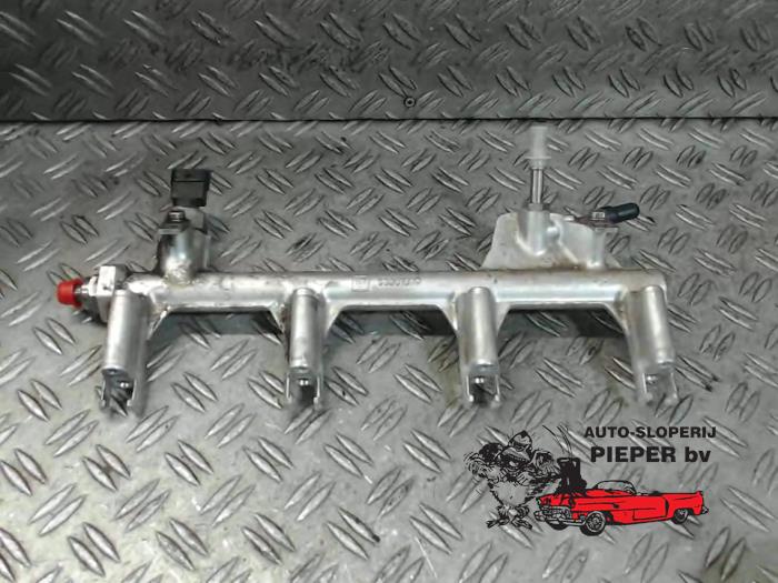 Usagé Système d'injection Opel Zafira (M75) 2.2 16V Direct Ecotec Prix € 36,75 Règlement à la marge proposé par Autosloperij Pieper BV