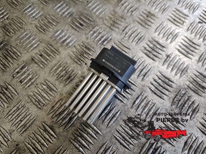 Heater resistor from a Peugeot 307 (3A/C/D) 1.4 16V 2005