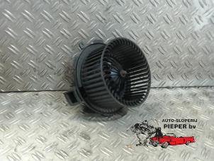 Usados Motor de ventilador de calefactor Opel Zafira (M75) 1.6 16V Precio de solicitud ofrecido por Autosloperij Pieper BV