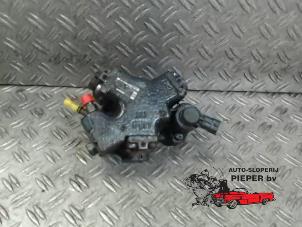Högtryckspump från en Fiat Punto Evo (199) 1.3 JTD Multijet 85 16V Euro 5 2010