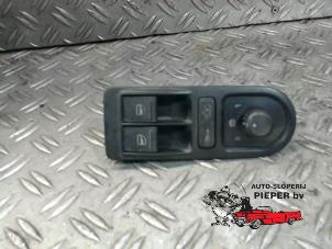 Used Electric window switch Volkswagen Transporter T5 1.9 TDi Price on request offered by Autosloperij Pieper BV