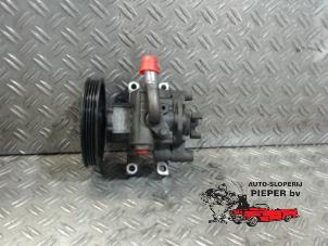 Used Power steering pump Peugeot Boxer (U9) 2.2 HDi 120 Euro 4 Price on request offered by Autosloperij Pieper BV