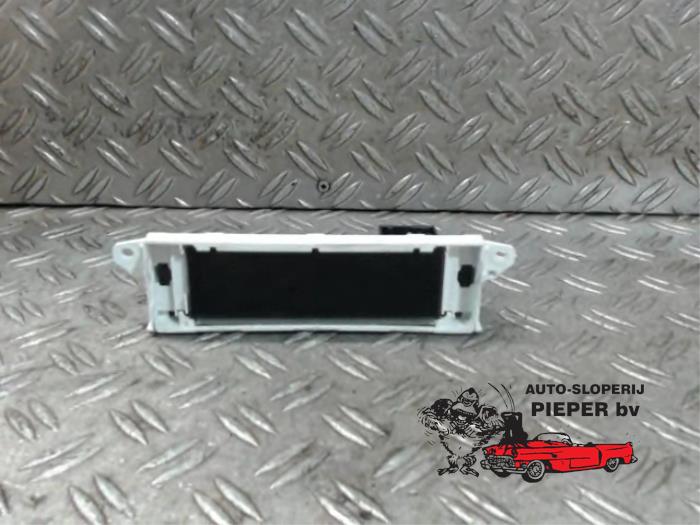 Begagnade Innerdisplay Peugeot 307 (3A/C/D) 1.6 16V Pris € 26,25 Marginaltabell erbjuds av Autosloperij Pieper BV