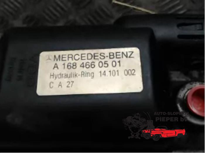 Pompe de direction d'un Mercedes-Benz A (W168) 1.6 A-160 2003
