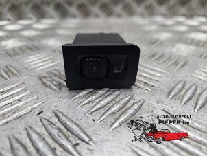 Used Seat heating switch Volkswagen Golf IV (1J1) 1.6 Price on request offered by Autosloperij Pieper BV