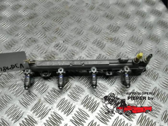 Usagé Système d'injection Volkswagen Golf IV (1J1) 1.6 16V Prix € 52,50 Règlement à la marge proposé par Autosloperij Pieper BV
