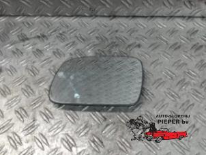 Used Mirror glass, left Peugeot 307 SW (3H) 1.6 16V Price on request offered by Autosloperij Pieper BV