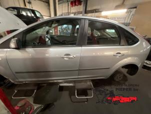Used Door 4-door, front left Ford Focus 2 1.6 16V Price on request offered by Autosloperij Pieper BV