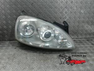Used Headlight, right Opel Corsa C (F08/68) 1.2 16V Twin Port Price on request offered by Autosloperij Pieper BV