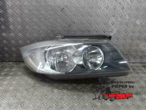 Used Headlight, right BMW 3 serie Touring (E91) 318d 16V Price € 105,00 Margin scheme offered by Autosloperij Pieper BV