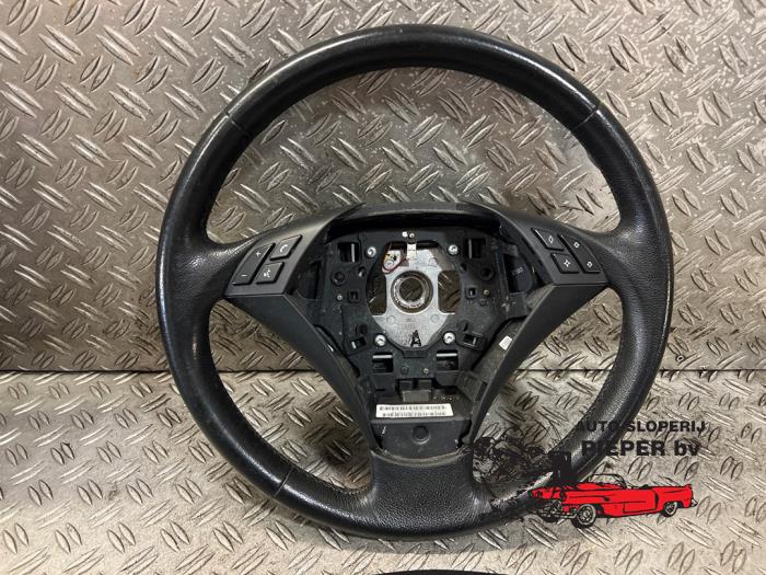 Steering wheel from a BMW 5 serie Touring (E61) 525i 24V 2006