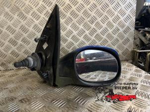 Used Wing mirror, right Peugeot 206 (2A/C/H/J/S) 1.1 XN,XR Price on request offered by Autosloperij Pieper BV