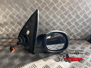 Used Wing mirror, right Peugeot 206 (2A/C/H/J/S) 1.4 XR,XS,XT,Gentry Price on request offered by Autosloperij Pieper BV