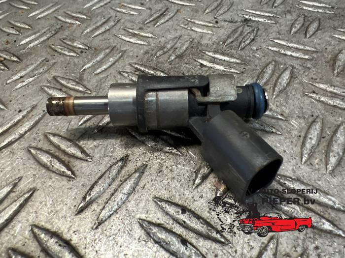 Injektor (Benzineinspritzung) van een Volkswagen Passat (3C2) 2.0 FSI 16V 2005