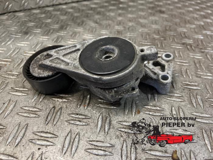 Usados Rodillo tensor correa múltiple Volkswagen Passat (3C2) 2.0 FSI 16V Precio € 21,00 Norma de margen ofrecido por Autosloperij Pieper BV