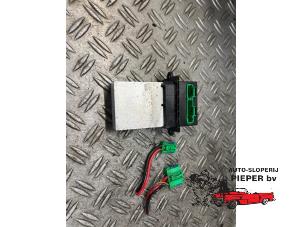 Used Heater resistor Renault Scénic I (JA) 1.8 16V Price on request offered by Autosloperij Pieper BV