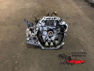 Used Gearbox Renault Clio III (BR/CR) 1.6 16V Price on request offered by Autosloperij Pieper BV