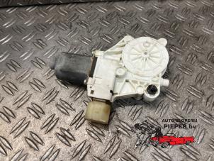 Used Door window motor BMW 3 serie (E90) 318i 16V Price on request offered by Autosloperij Pieper BV