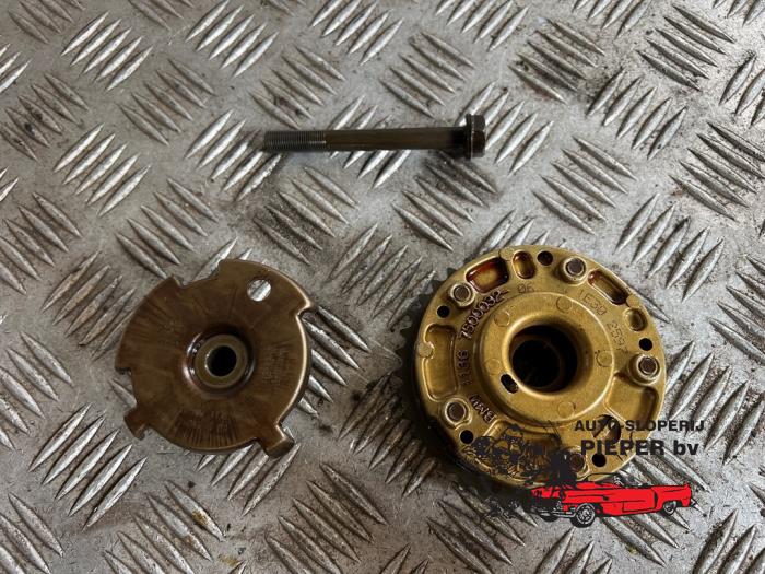Begagnade Kamaxeldrev BMW 3 serie (E46/4) 318i 16V Pris € 78,75 Marginaltabell erbjuds av Autosloperij Pieper BV