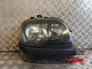 Used Headlight, left Fiat Doblo (223A/119) 1.6 16V Price on request offered by Autosloperij Pieper BV