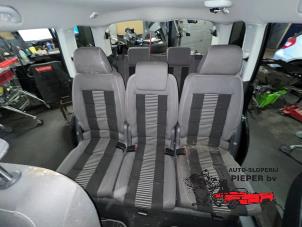 Used Centre seat Volkswagen Touran (1T1/T2) 1.6 Price on request offered by Autosloperij Pieper BV