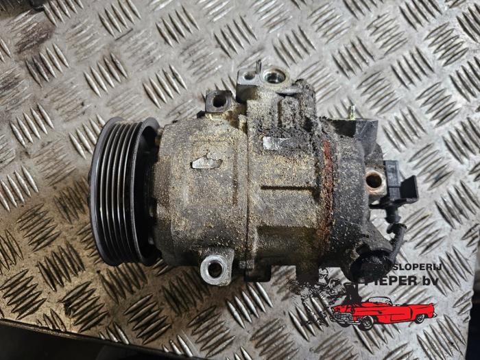 Usagé Pompe clim Volkswagen Golf IV (1J1) 1.6 FSI 16V Prix € 78,75 Règlement à la marge proposé par Autosloperij Pieper BV
