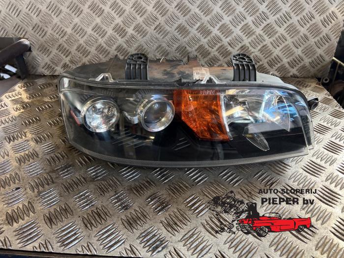 Używane Reflektor prawy Fiat Punto II (188) 1.2 60 S Cena € 42,00 Procedura marży oferowane przez Autosloperij Pieper BV