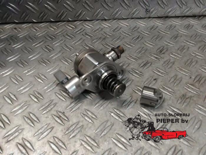 Begagnade Högtryckspump Volkswagen Passat Variant (365) 1.8 TSI 16V Pris € 105,00 Marginaltabell erbjuds av Autosloperij Pieper BV