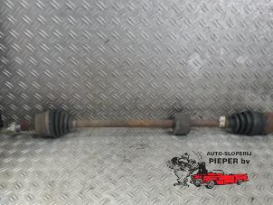 Used Front drive shaft, right Fiat Stilo (192A/B) 1.6 16V Price on request offered by Autosloperij Pieper BV