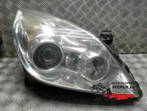 Used Headlight, right Opel Signum (F48) 3.0 CDTI V6 24V Price on request offered by Autosloperij Pieper BV