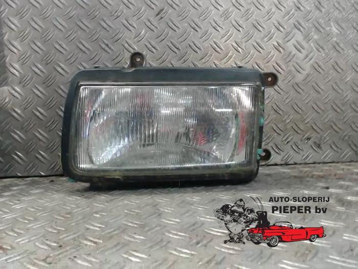 Używane Reflektor lewy Opel Frontera (6B) 3.2 V6 24V Cena € 52,50 Procedura marży oferowane przez Autosloperij Pieper BV