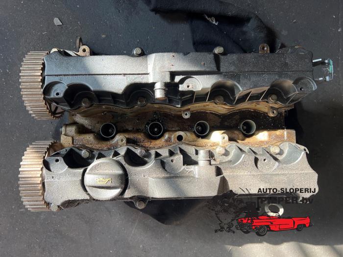 Begagnade Topplock Peugeot 206 (2A/C/H/J/S) 1.6 16V Pris € 157,50 Marginaltabell erbjuds av Autosloperij Pieper BV