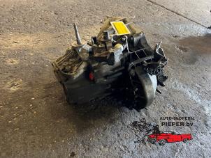 Getriebe van een Peugeot 3008 I (0U/HU) 2.0 HDiF 16V 2010