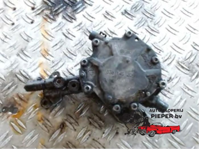 Usagé Pompe à vide (diesel) Volkswagen Caddy III (2KA,2KH,2CA,2CH) 2.0 SDI Prix € 52,50 Règlement à la marge proposé par Autosloperij Pieper BV
