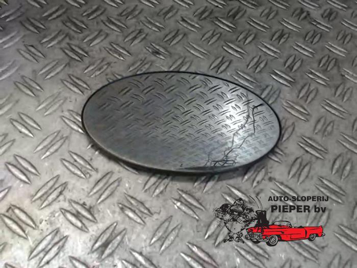 Używane Szyba lusterka lewego BMW Mini (R50/53) 1.6 16V One Cena € 15,75 Procedura marży oferowane przez Autosloperij Pieper BV