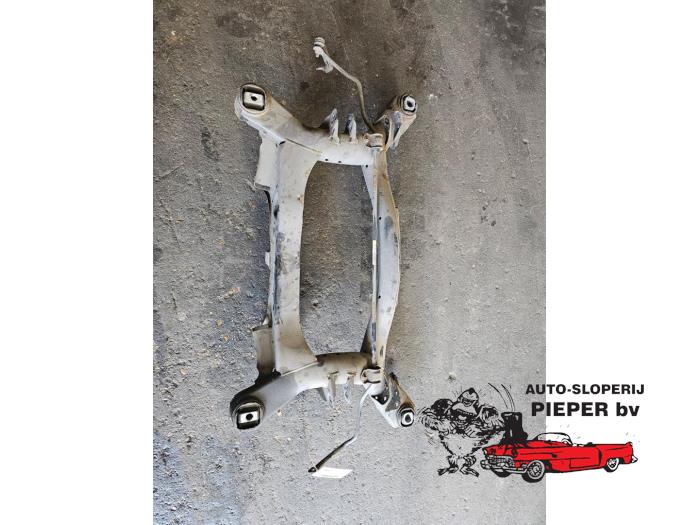 Begagnade Underram BMW 3 serie (F30) 320d 2.0 16V Pris € 99,75 Marginaltabell erbjuds av Autosloperij Pieper BV