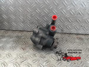 Usagé Pompe de direction Volkswagen Transporter/Caravelle T5 1.9 TDi Prix € 131,25 Règlement à la marge proposé par Autosloperij Pieper BV