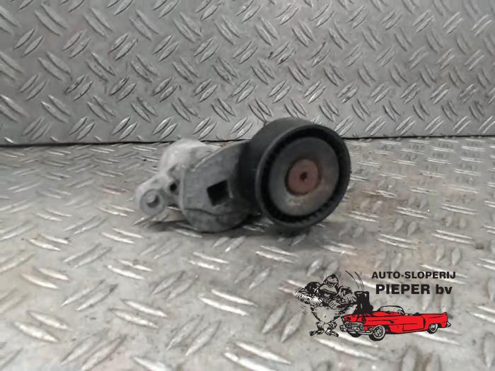 Usados Rodillo tensor correa múltiple Ford Focus 3 Wagon 1.0 Ti-VCT EcoBoost 12V 125 Precio € 26,25 Norma de margen ofrecido por Autosloperij Pieper BV