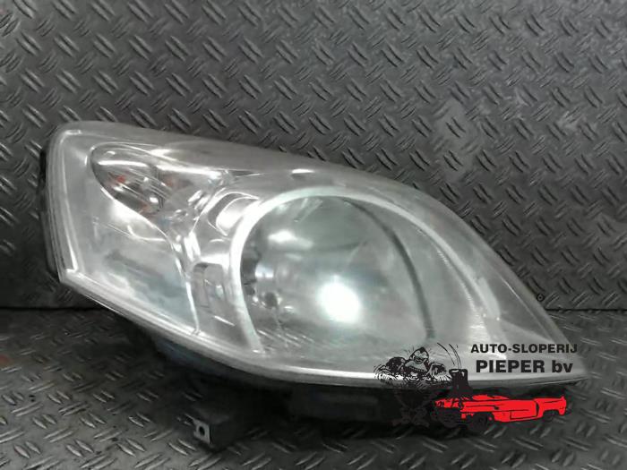 Używane Reflektor prawy Fiat Fiorino (225) 1.3 JTD 16V Multijet Cena € 57,75 Procedura marży oferowane przez Autosloperij Pieper BV