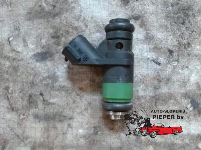 Usagé Injecteur (injection essence) Volkswagen Polo IV (9N1/2/3) 1.2 12V Prix € 26,25 Règlement à la marge proposé par Autosloperij Pieper BV
