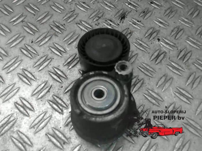 Usados Tensor correa múltiple Opel Astra J Sports Tourer (PD8/PE8/PF8) 1.6 CDTI 16V Precio € 31,50 Norma de margen ofrecido por Autosloperij Pieper BV