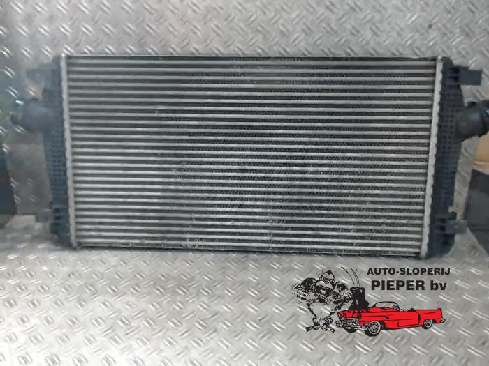 Usados Intercooler Opel Astra J Sports Tourer (PD8/PE8/PF8) 1.6 CDTI 16V Precio € 42,00 Norma de margen ofrecido por Autosloperij Pieper BV