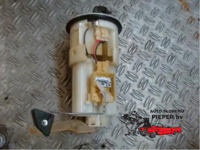 Gebrauchte Benzinpumpe Toyota Yaris (P1) 1.0 16V VVT-i Preis € 47,25 Margenregelung angeboten von Autosloperij Pieper BV