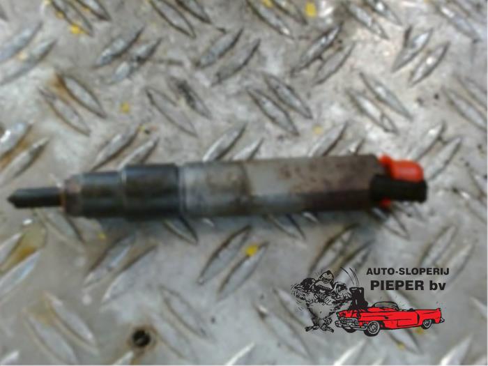 Usagé Injecteurs Volkswagen Caddy II (9K9A) 1.9 SDI Prix € 42,00 Règlement à la marge proposé par Autosloperij Pieper BV