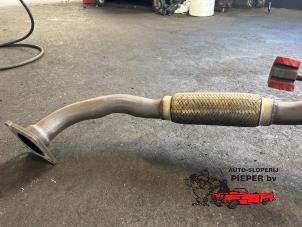 Front pipe + catalyst from a Volkswagen Polo IV (9N1/2/3) 1.4 16V 2004