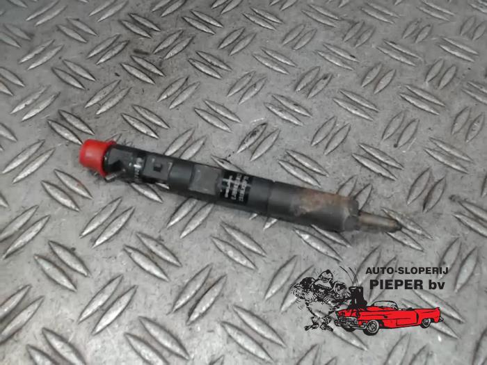 Gebrauchte Einspritzdüse (Diesel) Renault Kangoo Express (FC) 1.5 dCi 60 Preis € 52,50 Margenregelung angeboten von Autosloperij Pieper BV