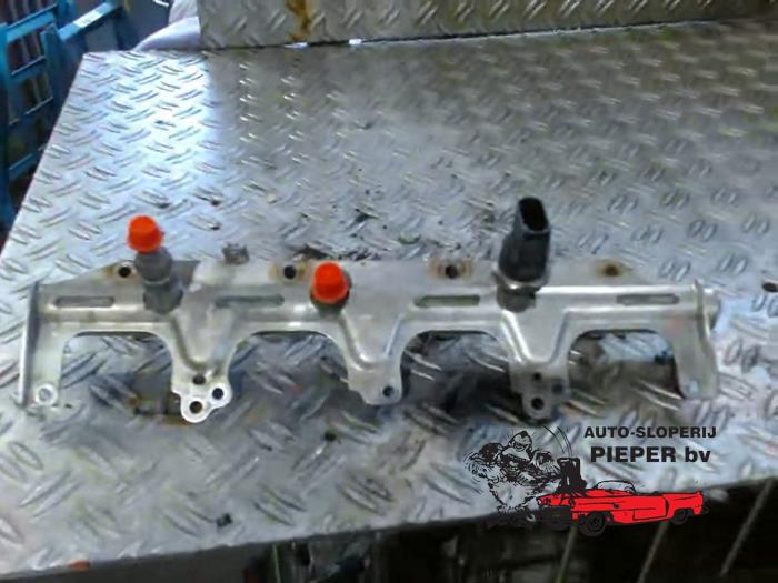 Usagé Système d'injection Volkswagen Golf V (1K1) 2.0 TFSI GTI 16V Prix € 52,50 Règlement à la marge proposé par Autosloperij Pieper BV