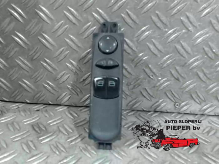 Usados Interruptor de ventanilla eléctrica Mercedes Sprinter 3,5t (906.73) 313 CDI 16V Precio € 36,75 Norma de margen ofrecido por Autosloperij Pieper BV