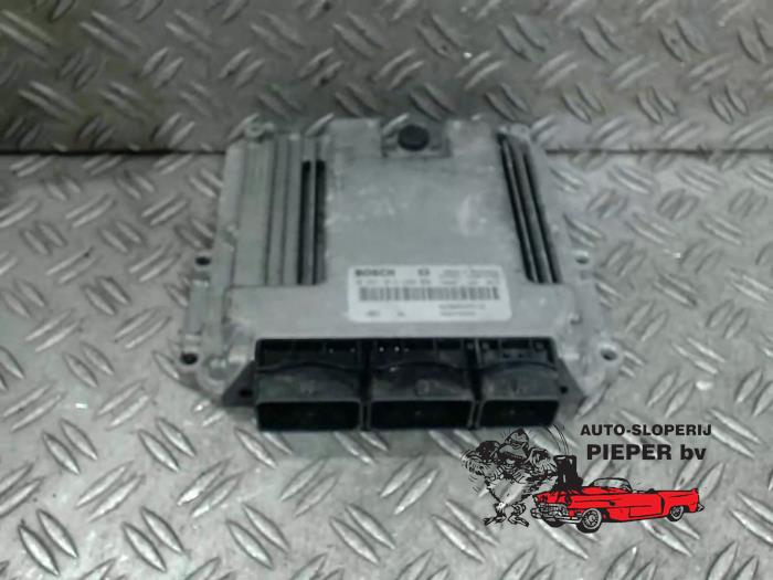 Used Engine management computer Renault Trafic New (FL) 2.0 dCi 16V 115 Price € 183,75 Margin scheme offered by Autosloperij Pieper BV