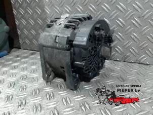 Dynamo från en Renault Trafic New (FL) 2.0 dCi 16V 115 2008